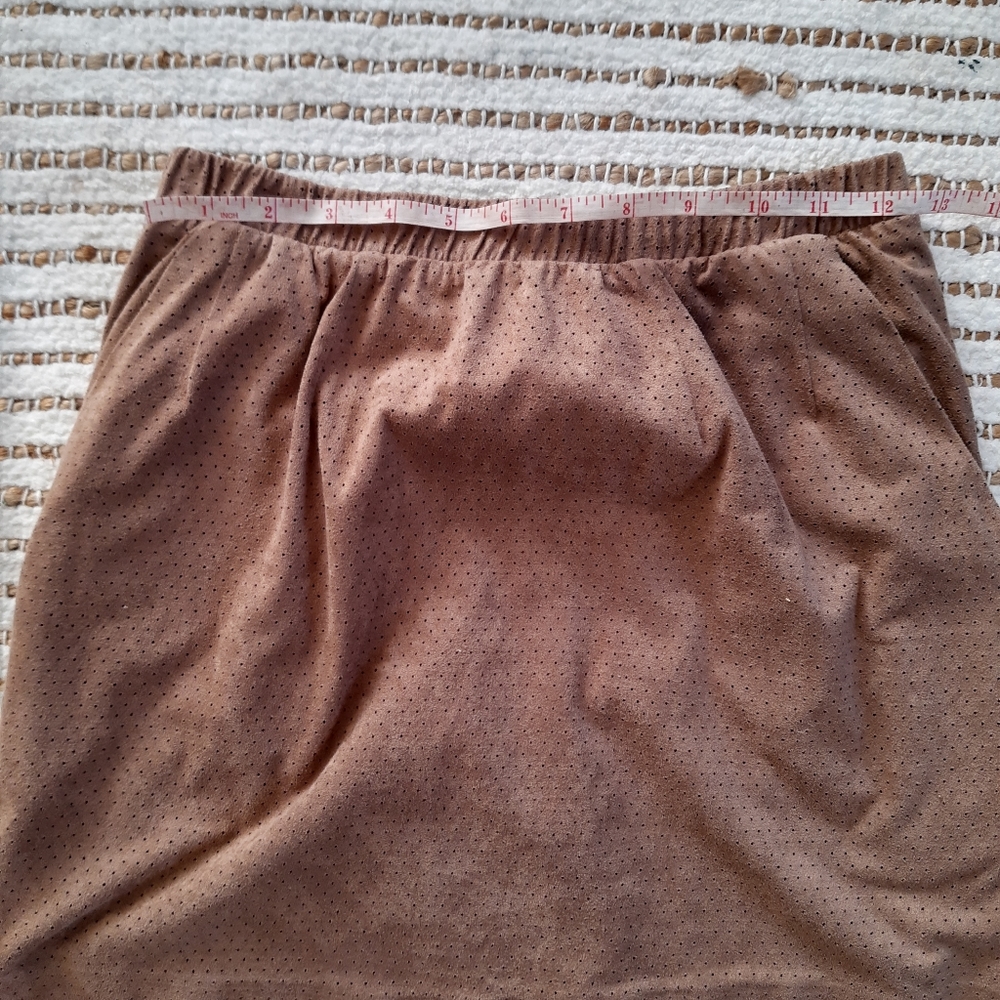 Skirt - Picture 3 of 9